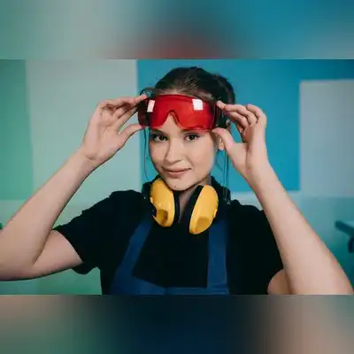 郑薇